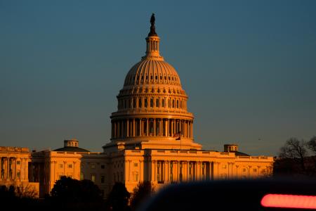 米ワシントンの議会議事堂＝２０日（ＡＰ＝共同）