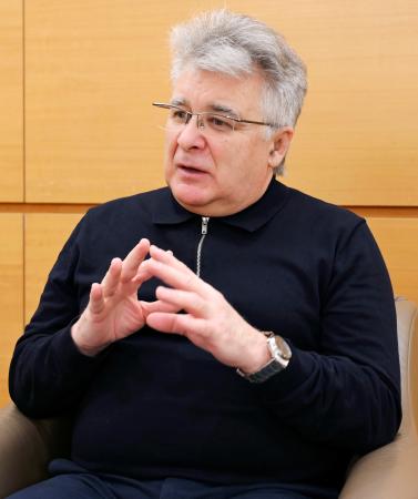 　ミコラ・ジャジューラ首席指揮者