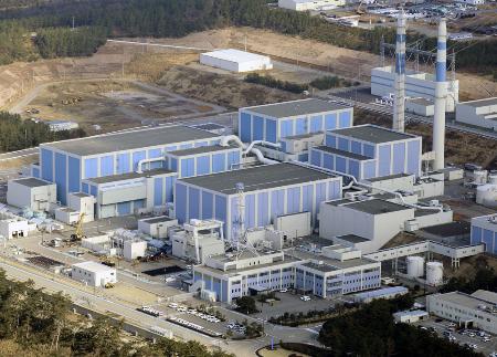 北陸電力志賀原発１号機（手前）と２号機