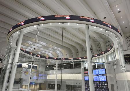 東京証券取引所の電光掲示板