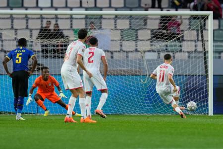 ＰＫを決めるチュニジアの選手＝３０日、モロッコ・ラバト（ＡＰ＝共同）