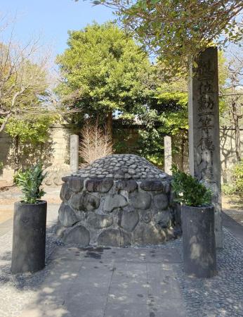 東京都台東区にある徳川慶喜の墓（山岸美喜さん提供）