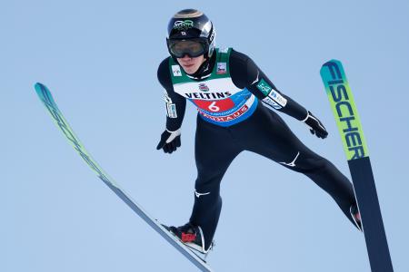 二階堂蓮の１回目の飛躍＝ガルミッシュパルテンキルヘン（共同）