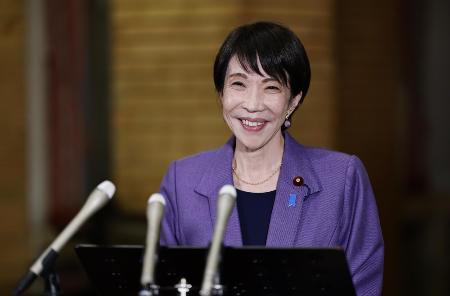 高市早苗首相＝２日、首相公邸