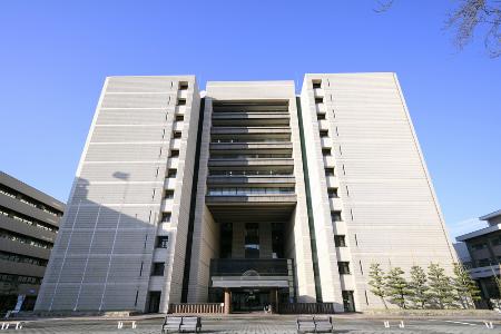 福井県庁＝２０２５年１１月、福井市大手