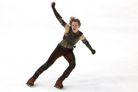 全米選手権の男子ＳＰで首位に立ったイリア・マリニン＝８日（ゲッティ＝共同）