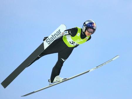 W杯ジャンプ女子個人第17戦で飛躍する高梨沙羅=張家口(共同)