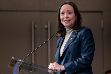 米ワシントンのヘリテージ財団で話すベネズエラの野党指導者マチャド氏＝１６日（ゲッティ＝共同）