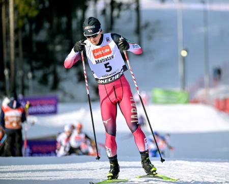 男子第１０戦、山本涼太の後半距離＝オーベルホフ（共同）