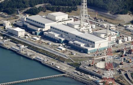新潟県の東京電力柏崎刈羽原発。左から、５号機、６号機、７号機＝２０２５年１１月