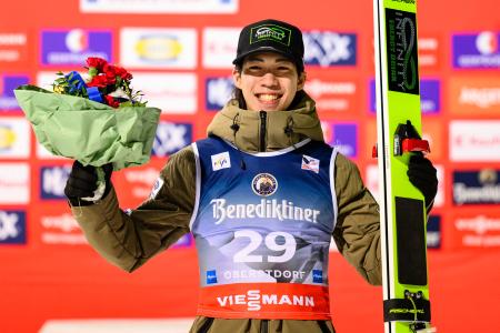 　ノルディックスキー・ジャンプ男子のフライング世界選手権で３位に入り、笑顔の二階堂蓮＝オーベルストドルフ（ゲッティ＝共同）