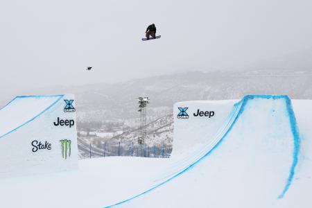 冬季Ｘゲーム最終日、スノーボード男子スロープスタイルの長谷川帝勝＝２５日、コロラド州アスペン（ゲッティ＝共同）