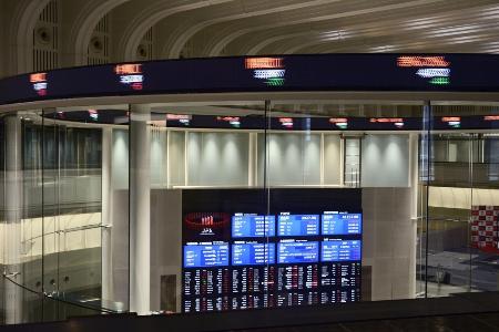 東京証券取引所の電光掲示板
