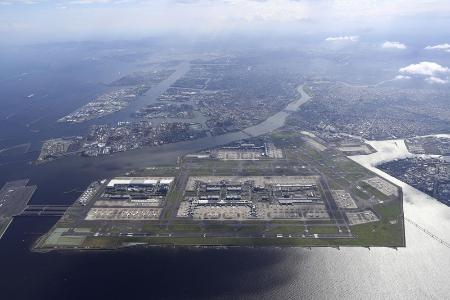 東京都大田区の羽田空港＝２０２１年