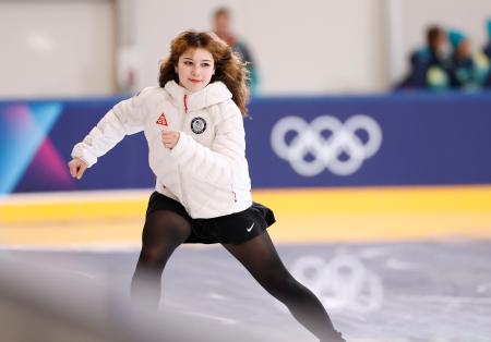 　サブリンクで調整するアリサ・リュウ＝ミラノ（共同）