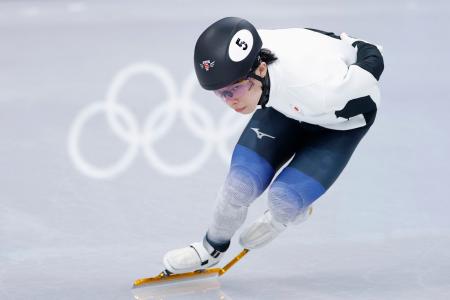 試合会場で調整する宮田将吾＝ミラノ（共同）