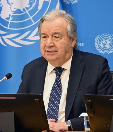 ４日、国連本部で、ＡＩに関する専門家パネルの候補者選定を発表する国連のグテレス事務総長＝米ニューヨーク（共同）