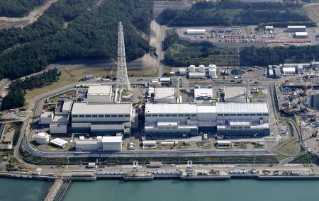 新潟県の東京電力柏崎刈羽原発の（左から）５、６、７号機＝２０２５年１１月