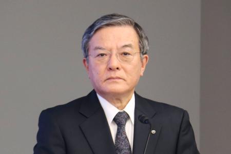 記者会見するＮＴＴの島田明社長＝５日午後、東京都千代田区