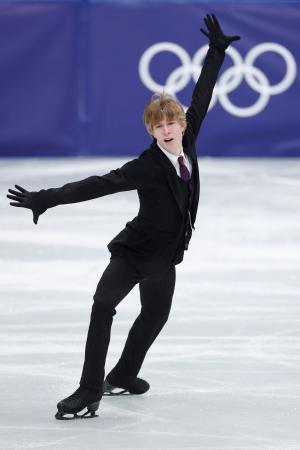 団体男子ＳＰ　演技するスティーブン・ゴゴレフ＝ミラノ（共同）