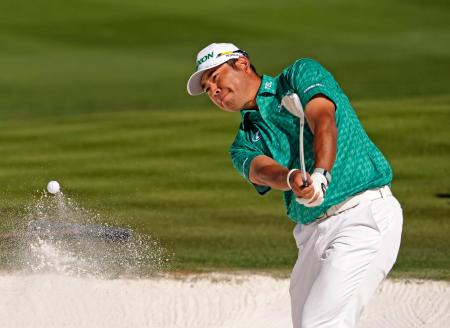 第３ラウンド、通算１３アンダーで首位の松山英樹＝ＴＰＣスコッツデール（共同）