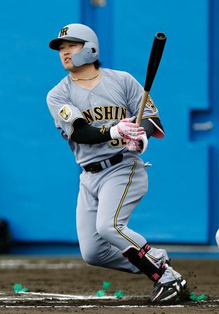 日本ハムとの練習試合で安打を放つ阪神・浜田=名護