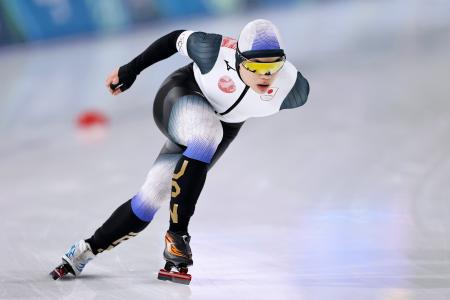 男子５０００メートル　滑走する佐々木翔夢＝ミラノ（共同）