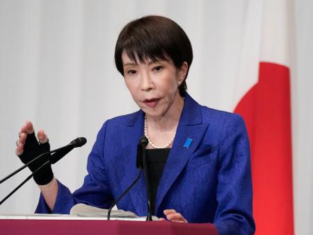 衆院選の結果を受け、記者会見する自民党総裁の高市首相＝９日午後、東京・永田町の党本部