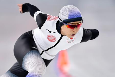 女子１０００メートル　滑走する高木美帆＝ミラノ（共同）