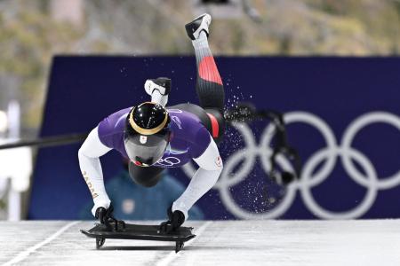 男子１回戦　スタートする高橋弘篤＝コルティナダンペッツォ（共同）