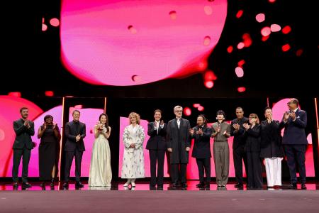 第７６回ベルリン国際映画祭のオープニングセレモニー＝１２日、ベルリン（ゲッティ＝共同）