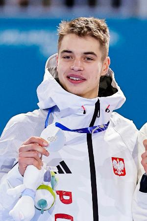 スピードスケート男子1万メートルで銀メダルを獲得したウラジーミル・セミルニー=13日、イタリア・ミラノ(共同)