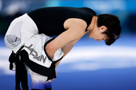 　男子５００メートルのレースを終えた森重航。１０位だった＝ミラノ（共同）