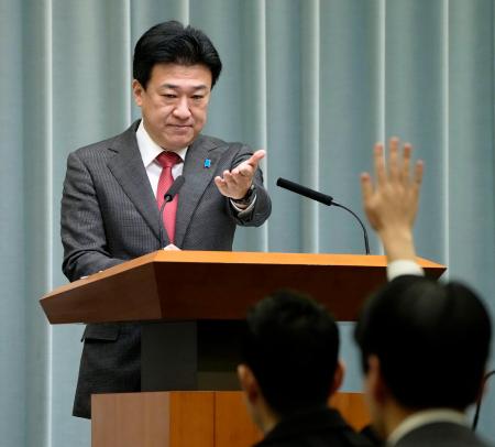 記者会見する木原官房長官＝１７日午前、首相官邸