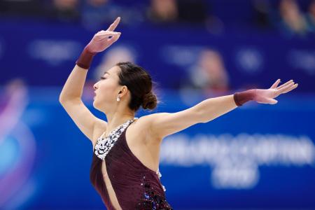 女子フリー　演技する坂本花織＝ミラノ（共同）