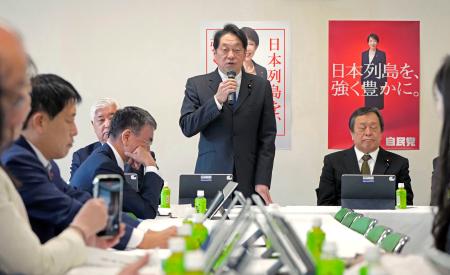 自民党安全保障調査会の会合であいさつする小野寺五典会長＝２０日午前、東京・永田町の党本部