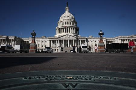 米連邦議会議事堂＝２４日、ワシントン（ゲッティ＝共同）