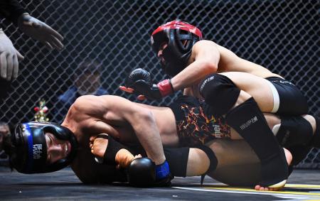 MMA甲子園の試合の様子=2025年8月、東京都内(MMA甲子園提供)