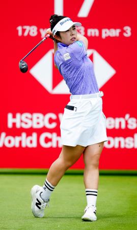 第２ラウンド、通算５アンダーで１１位の山下美夢有＝セントーサＧＣ（共同）