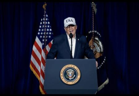 イランに対する大規模軍事作戦について発言するトランプ米大統領=28日(トランプ氏のソーシャルメディアの投稿画面から、ゲッティ=共同)