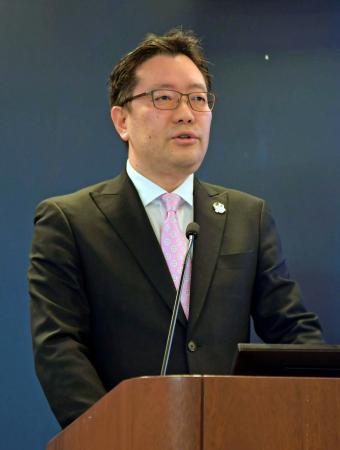 講演する大平真嗣駐米公使=2日、米ワシントン(共同)
