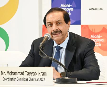 記者会見するＯＣＡ調整委員会のタヤブ・イクラム委員長＝３日午後、名古屋市