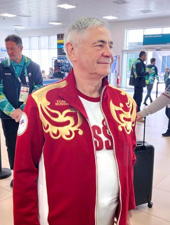 取材に応じるロシア・パラリンピック委員会のロシコフ会長＝３日、イタリア・ベネチア（共同）