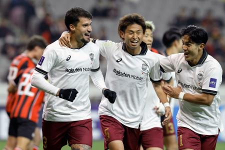 神戸―ＦＣソウル　前半、先制ゴールを決め、喜ぶ神戸・トゥーレル（左）＝ソウル（ゲッティ＝共同）