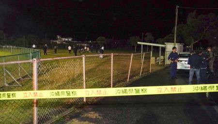 米軍のヘリコプターが緊急着陸した野球場=6日午後11時3分、沖縄県名護市