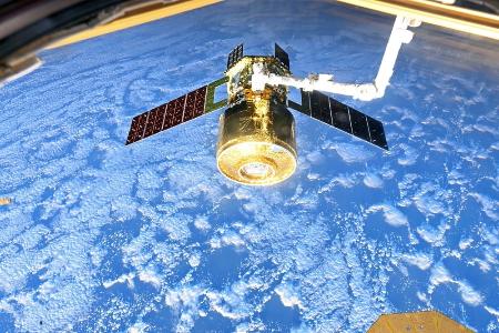 新型補給機「ＨＴＶ―Ｘ」１号機＝昨年１０月（油井亀美也飛行士のＸ投稿から）