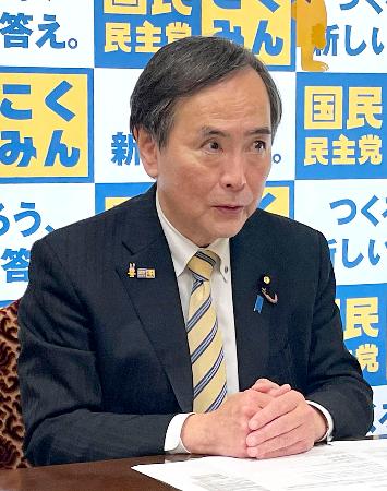 記者会見する国民民主党の川合参院幹事長＝９日午後、国会
