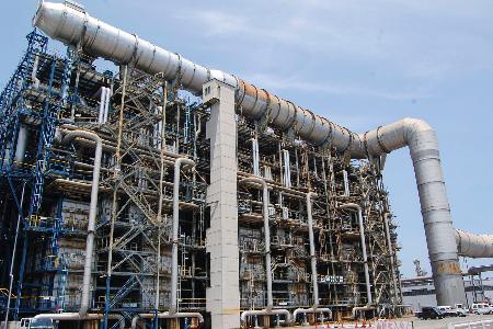 三菱ケミカルの茨城事業所のエチレン生産設備（同社提供）