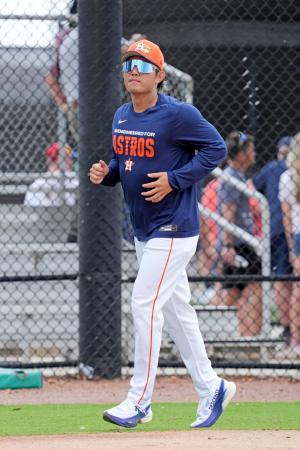 調整するアストロズ・今井＝ウェストパームビーチ（共同）