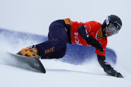 　スノーボードＷ杯パラレル大回転で女子２位に入った三木つばき＝バルサンコム（Ｍｉｈａ　Ｍａｔａｖｚ／ＦＩＳ提供）